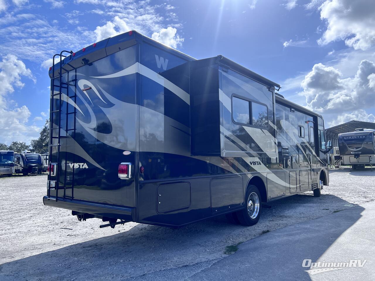 2012 Winnebago Vista 35F Photo 3