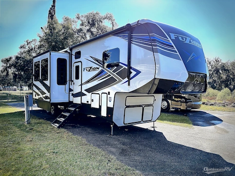 Used 2021 Keystone Fuzion 373 Featured Photo