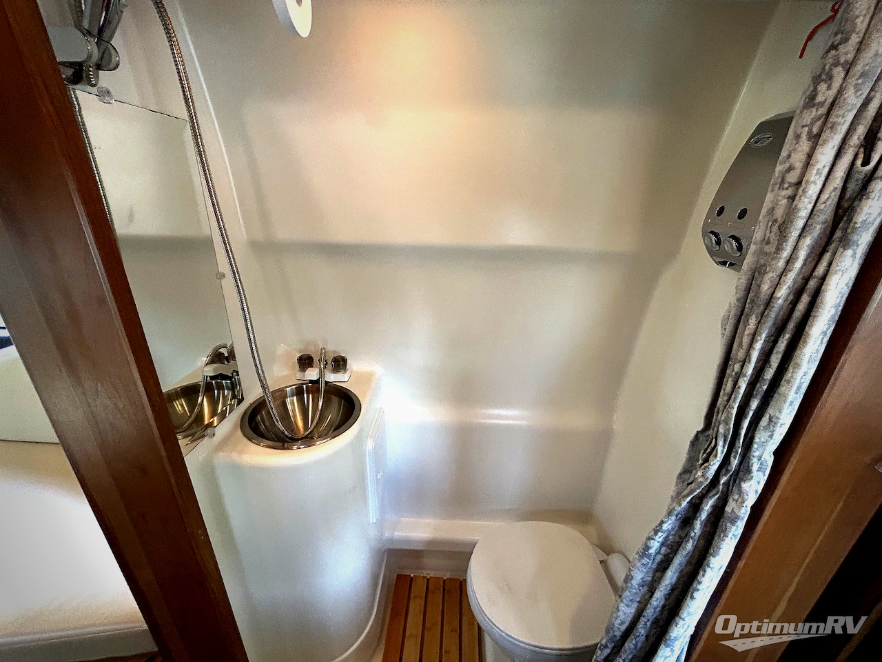 2014 Winnebago Era 170A Photo 13