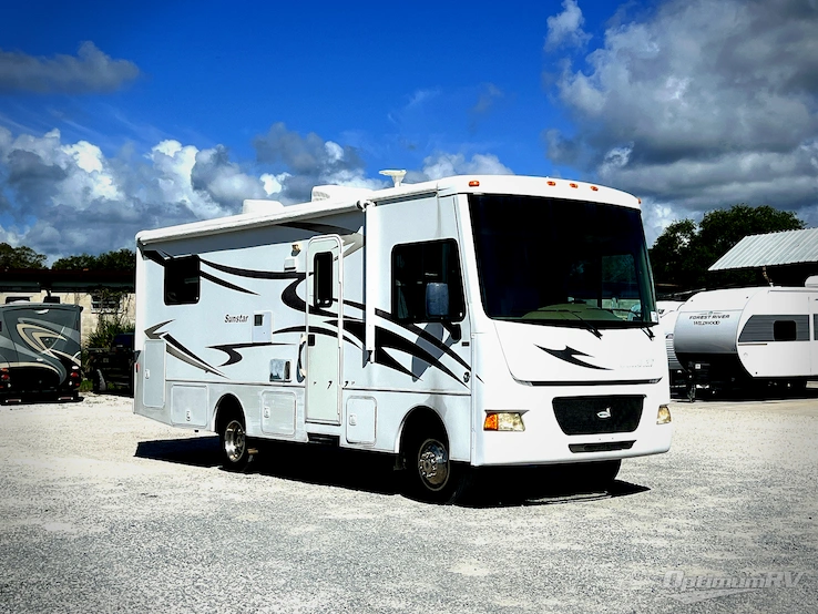 2013 Itasca Sunstar 26HE RV Photo 1