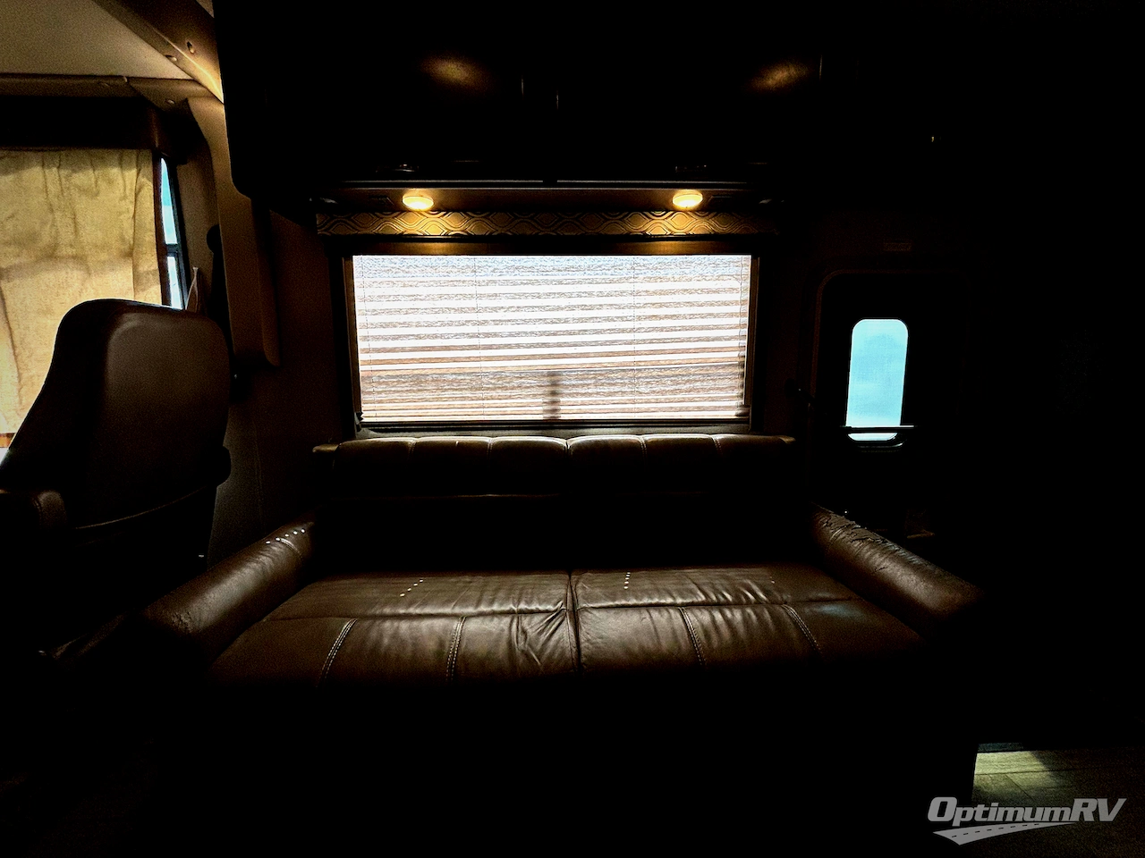2019 Thor Freedom Traveler 32A Photo 7