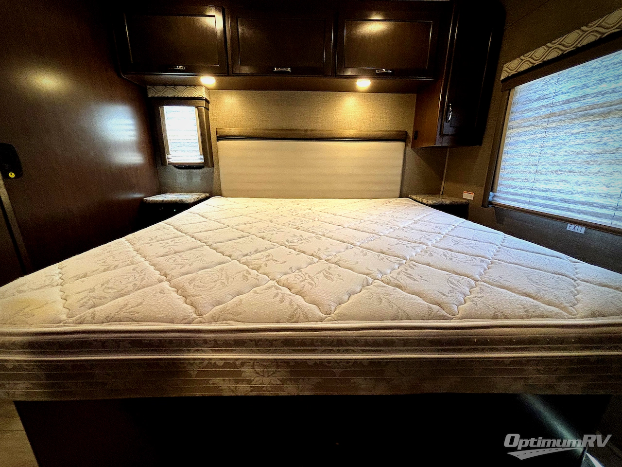 2019 Thor Freedom Traveler 32A Photo 12