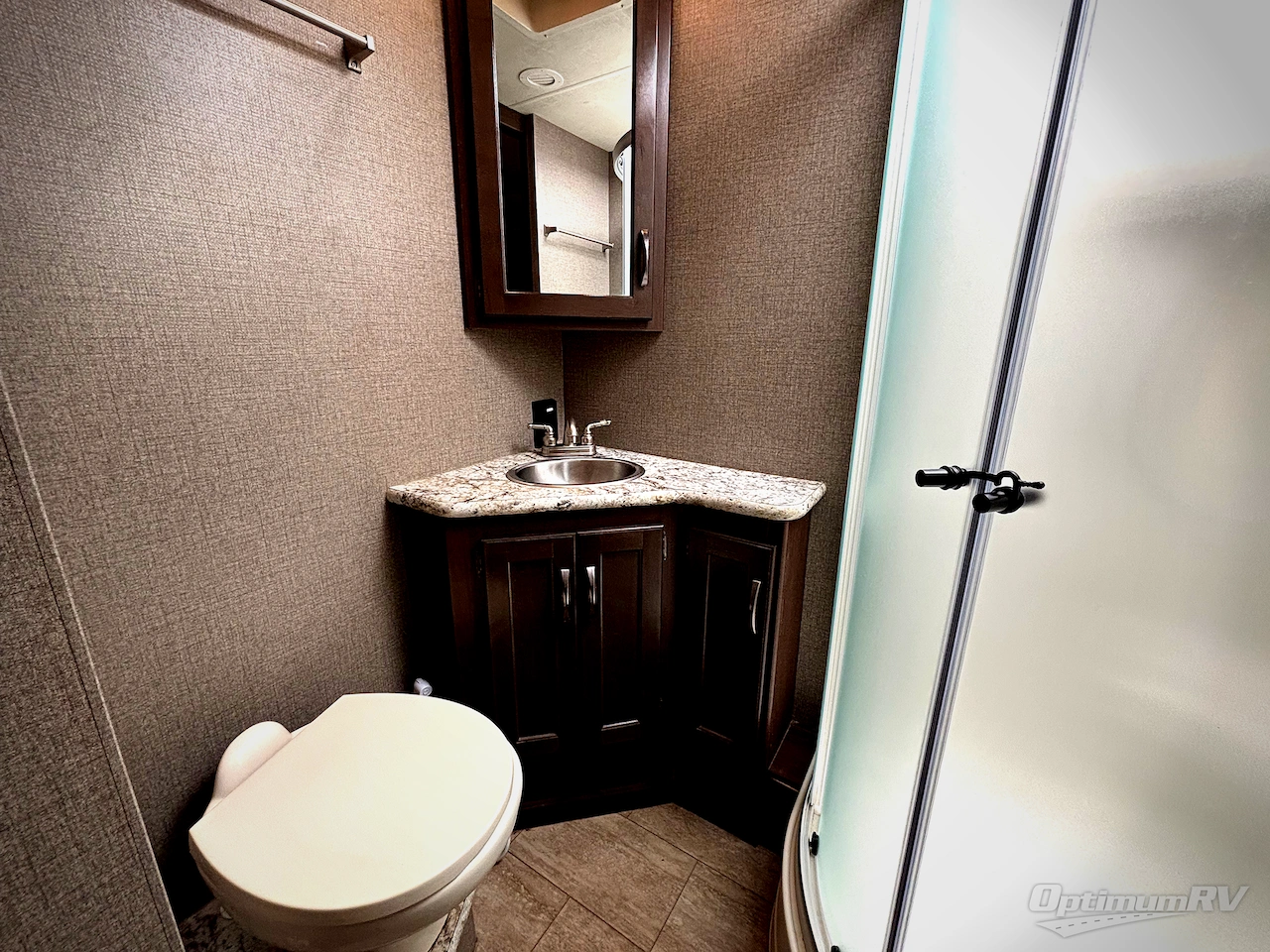2019 Thor Freedom Traveler 32A Photo 14