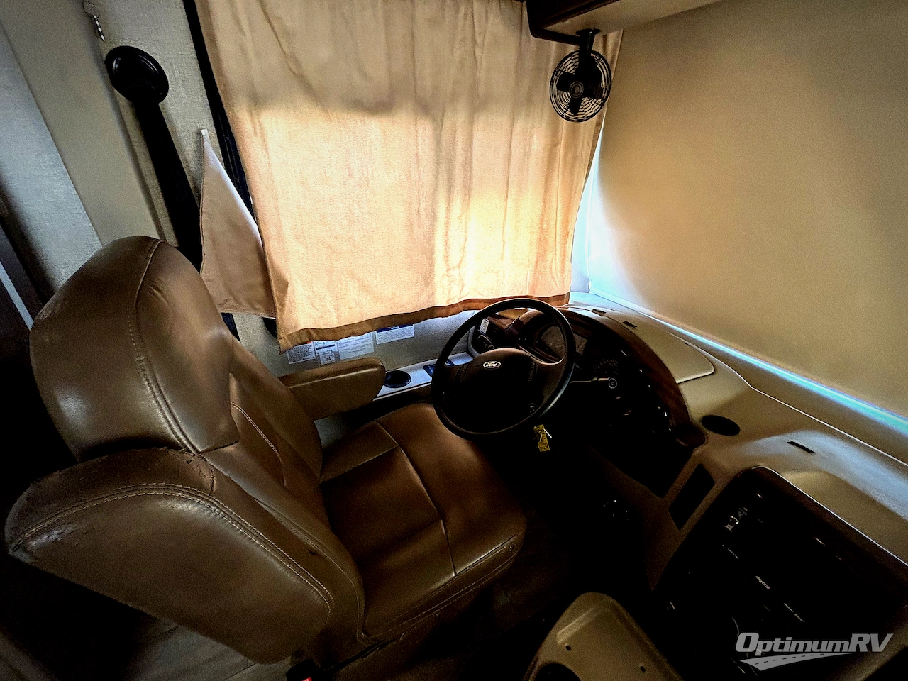 2019 Thor Freedom Traveler 32A Photo 16