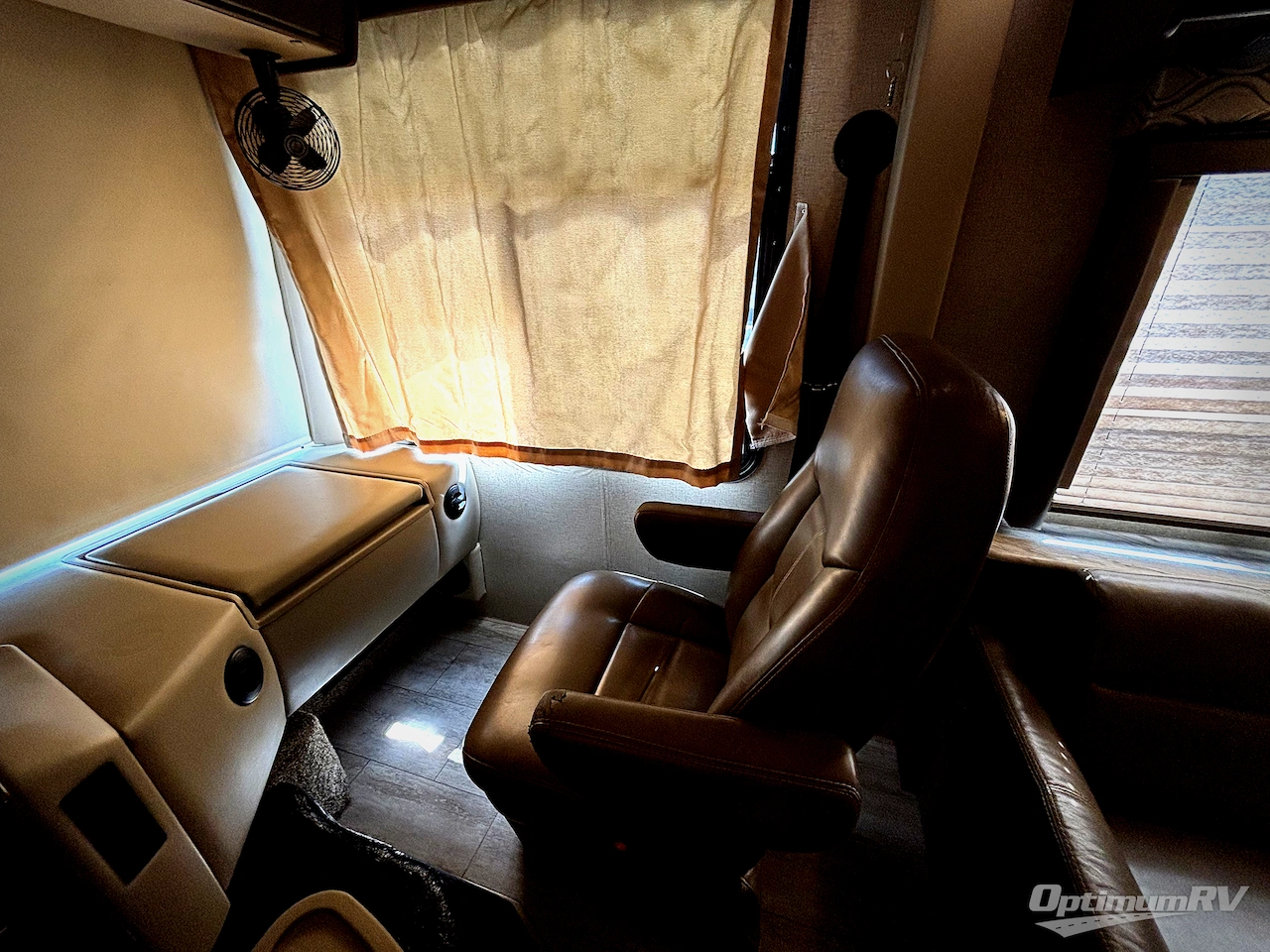 2019 Thor Freedom Traveler 32A Photo 17