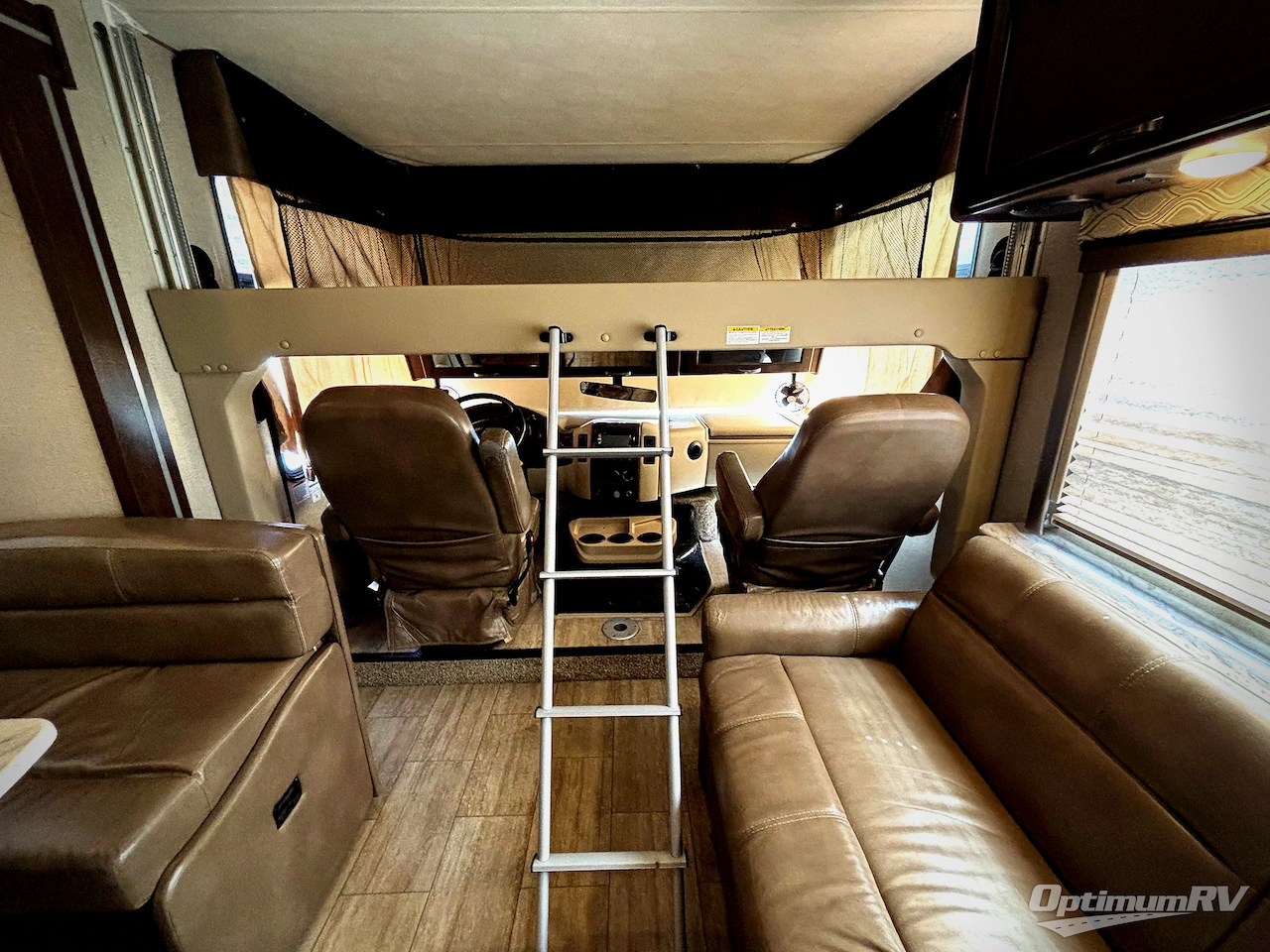 2019 Thor Freedom Traveler 32A Photo 18