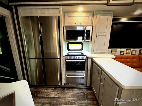 2021 Keystone Fuzion 429 RV Photo 4