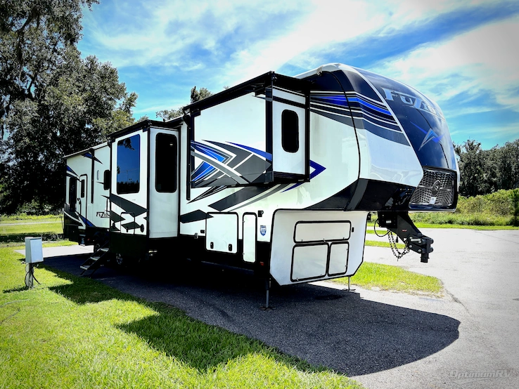 2021 Keystone Fuzion 429 RV Photo 1