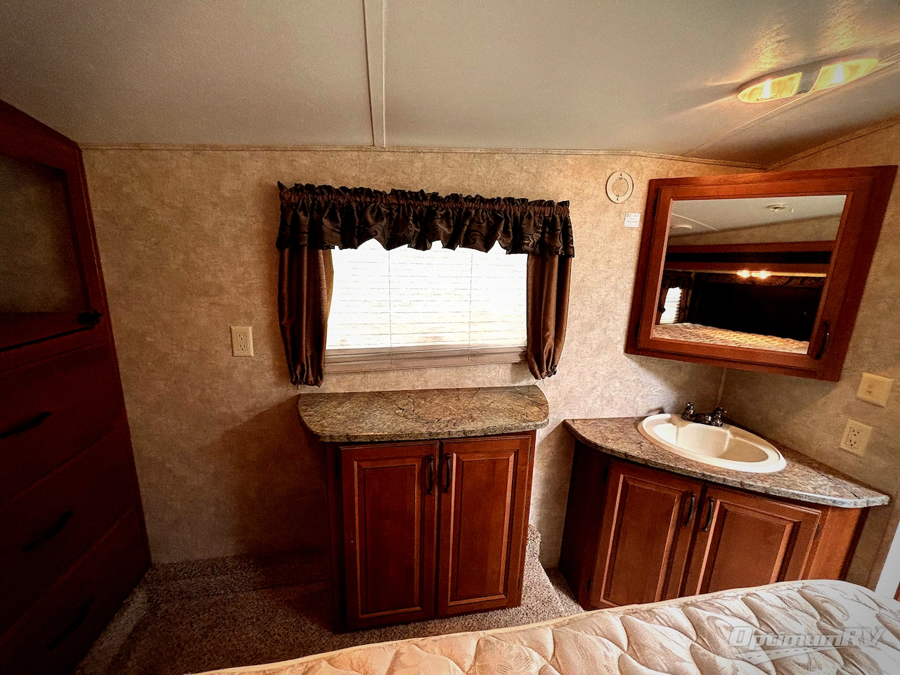 2013 Keystone Cougar High Country 246RLS Photo 17