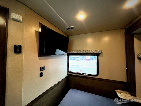 2018 Holiday Rambler Admiral 28A RV Photo 4