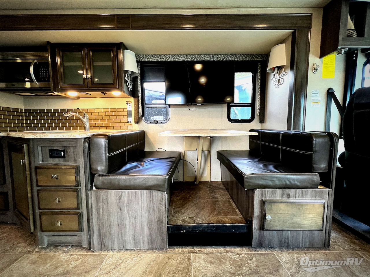 2018 Holiday Rambler Admiral 28A Photo 9