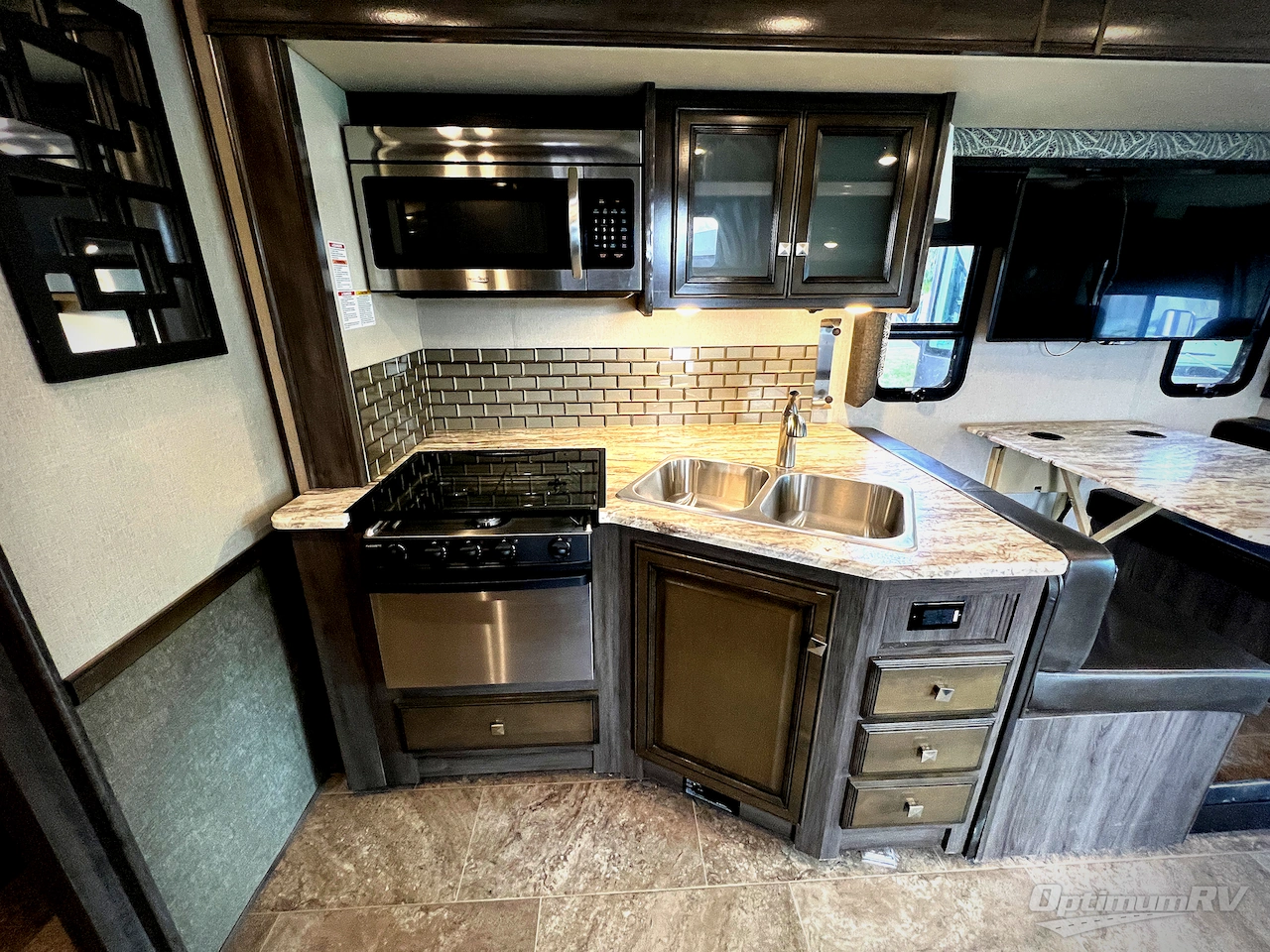 2018 Holiday Rambler Admiral 28A Photo 10
