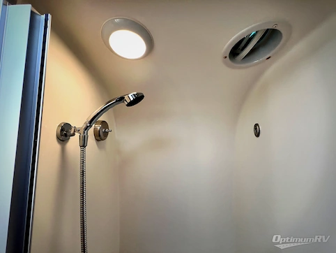 2022 Airstream International 27FB RV Photo 4