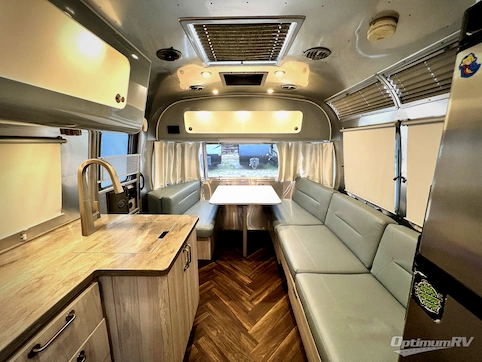 2022 Airstream International 27FB RV Photo 2