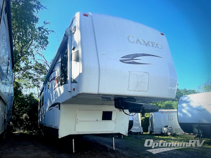 2010 Carriage Cameo 35SB3 RV Photo 1