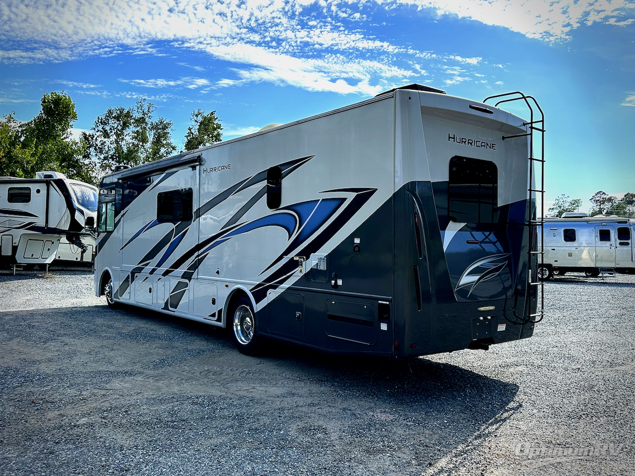 2023 Thor Hurricane 34R Photo 3