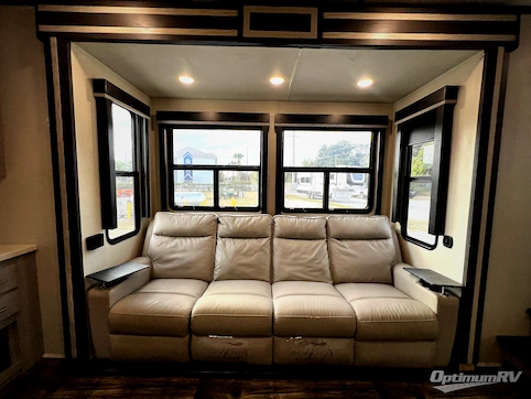 2022 Keystone Fuzion 424 RV Photo 2