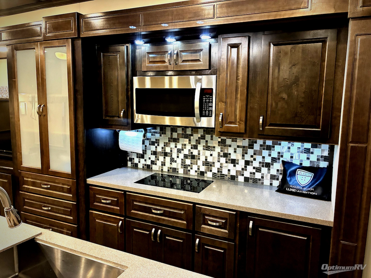 2018 Luxe by the RV Factory Luxe Elite 42RL Photo 8