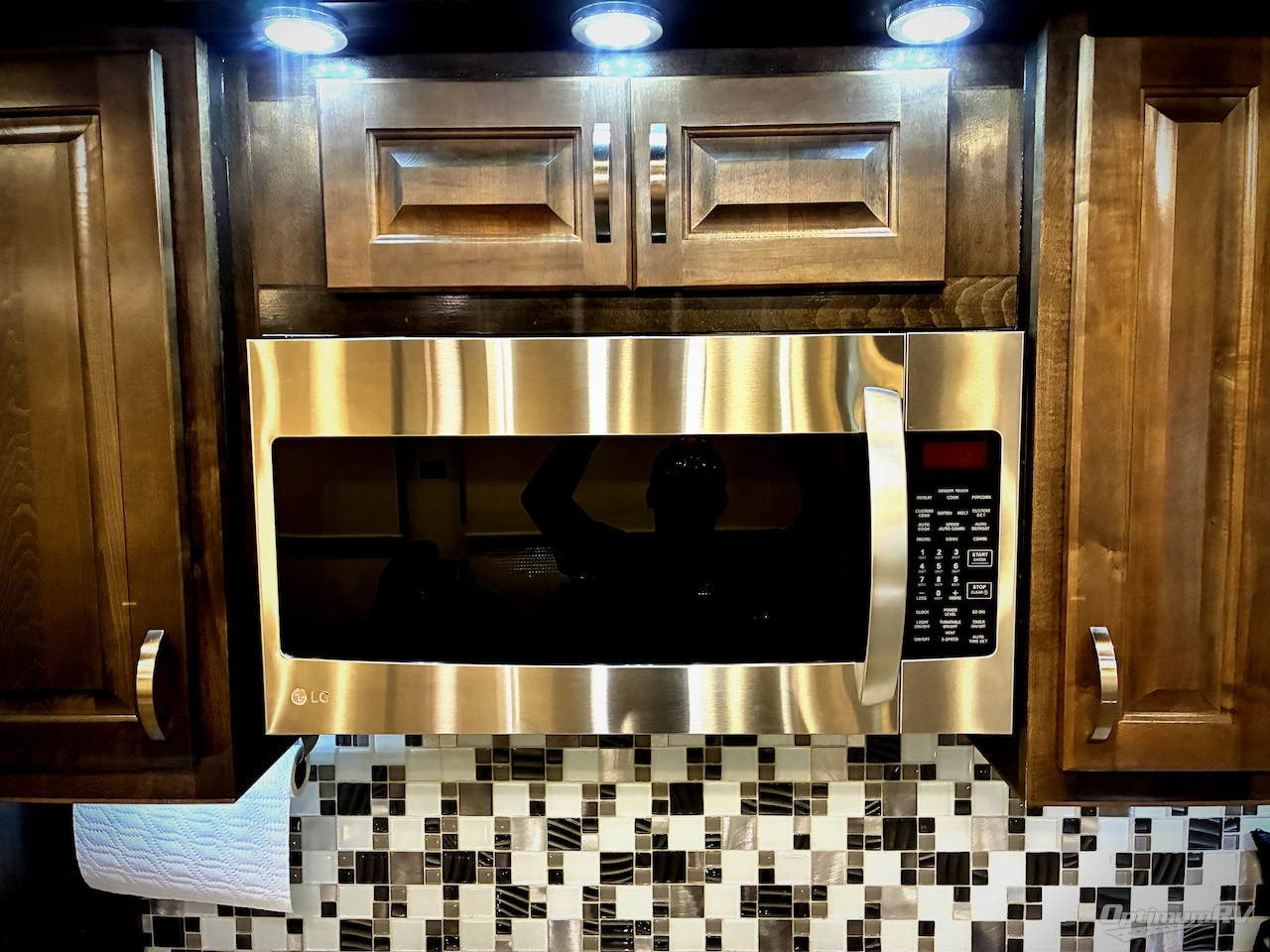2018 Luxe by the RV Factory Luxe Elite 42RL Photo 9