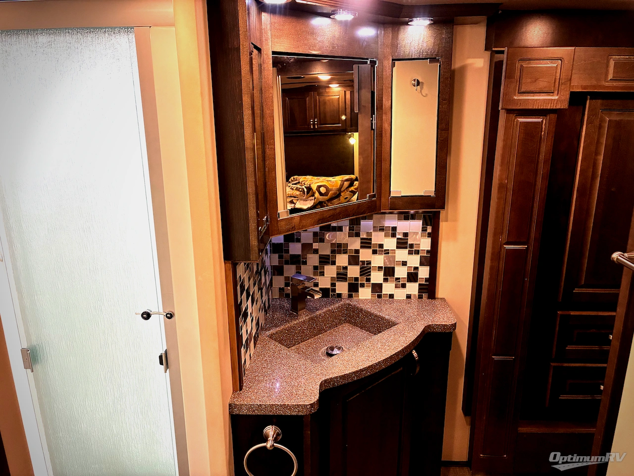 2018 Luxe by the RV Factory Luxe Elite 42RL Photo 22