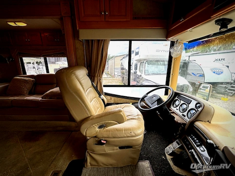 2005 Damon Escaper 4076 RV Photo 2