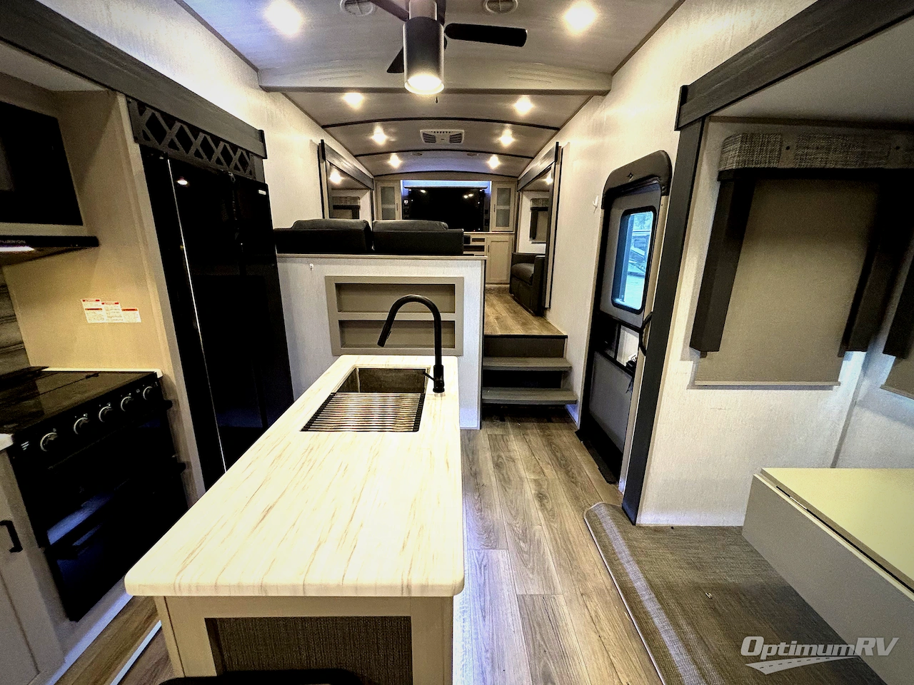 2023 Forest River Salem Hemisphere 378FL Photo 5