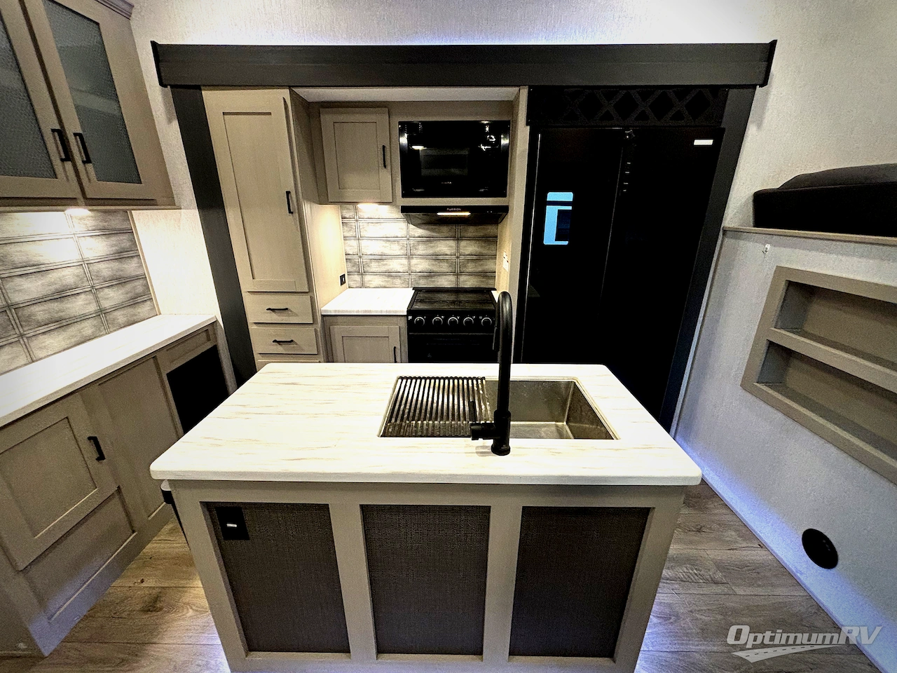 2023 Forest River Salem Hemisphere 378FL Photo 6