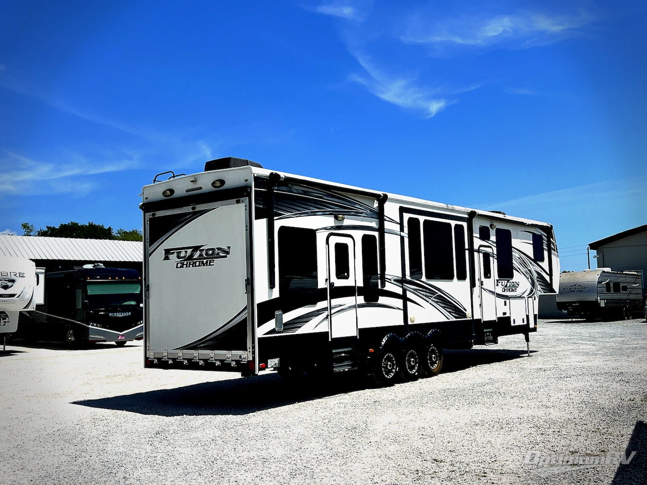 2014 Keystone Fuzion 401 Photo 2