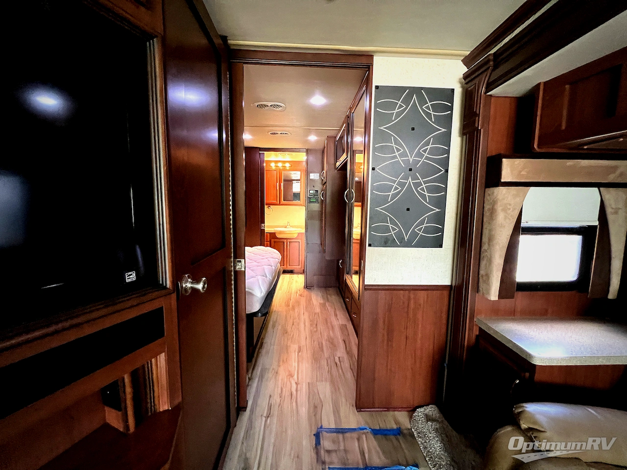 2012 Fleetwood Bounder 35K Photo 18
