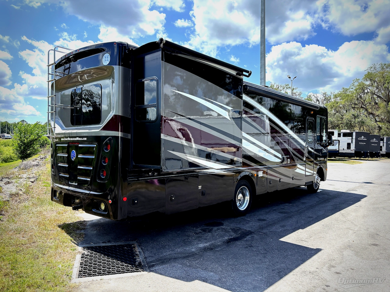 2017 Holiday Rambler Vacationer 33C Photo 2