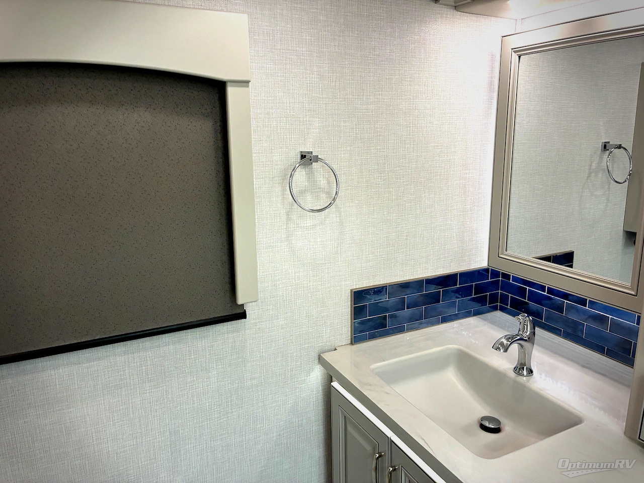 2024 Fleetwood Discovery 38W Photo 22