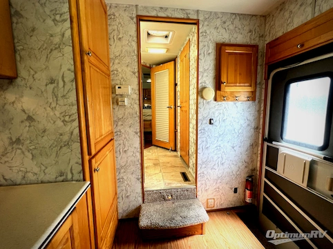 2004 Carriage Cameo 374 RV Photo 4