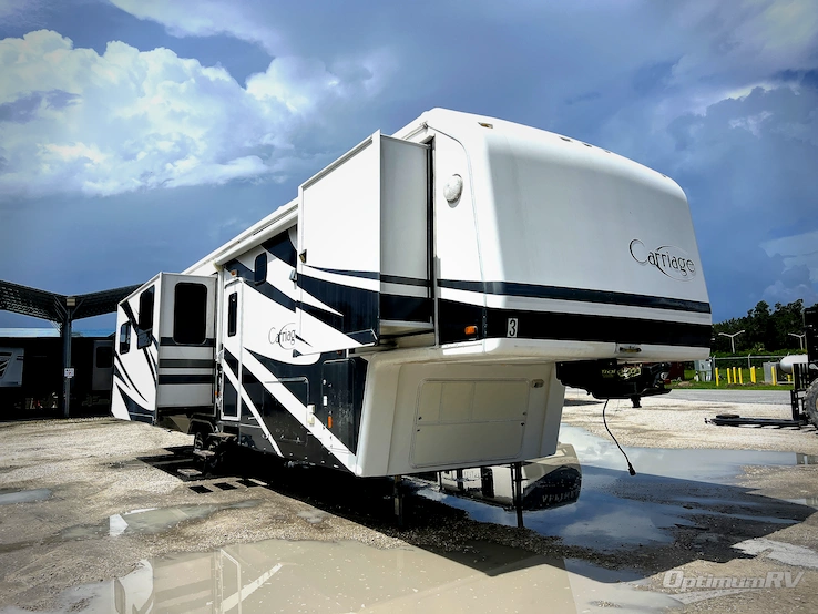 2004 Carriage Cameo 374 RV Photo 1
