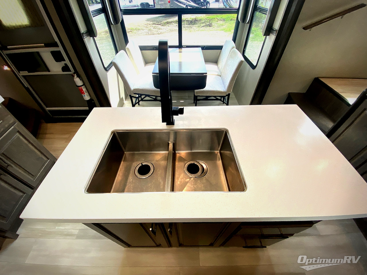 2022 Grand Design Solitude 375RES Photo 10
