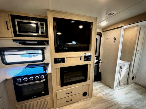 2021 Forest River Flagstaff Micro Lite 25FBLS RV Photo 4