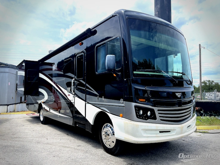 2018 Fleetwood Bounder 34S RV Photo 1
