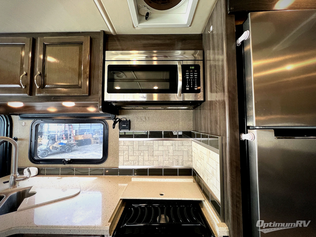 2018 Fleetwood Bounder 34S Photo 14