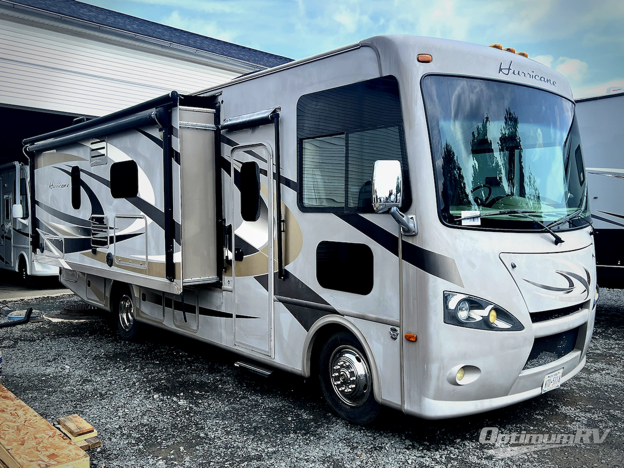 2015 Thor Hurricane 27K Photo 1