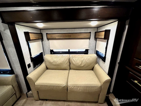 2021 Palomino Columbus 389FLC RV Photo 2