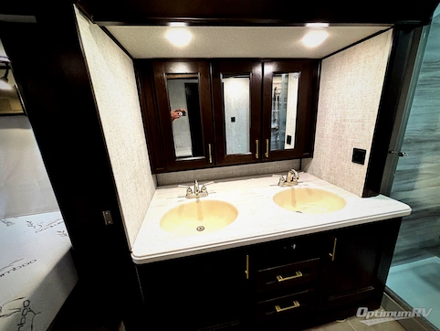 2021 Palomino Columbus 389FLC RV Photo 3