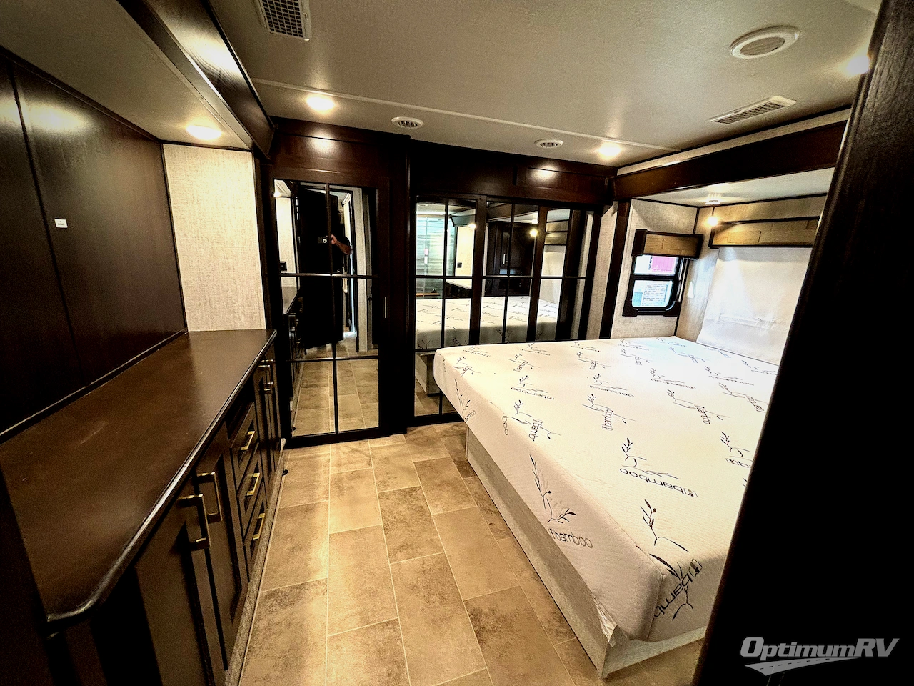 2021 Palomino Columbus 389FLC Photo 14