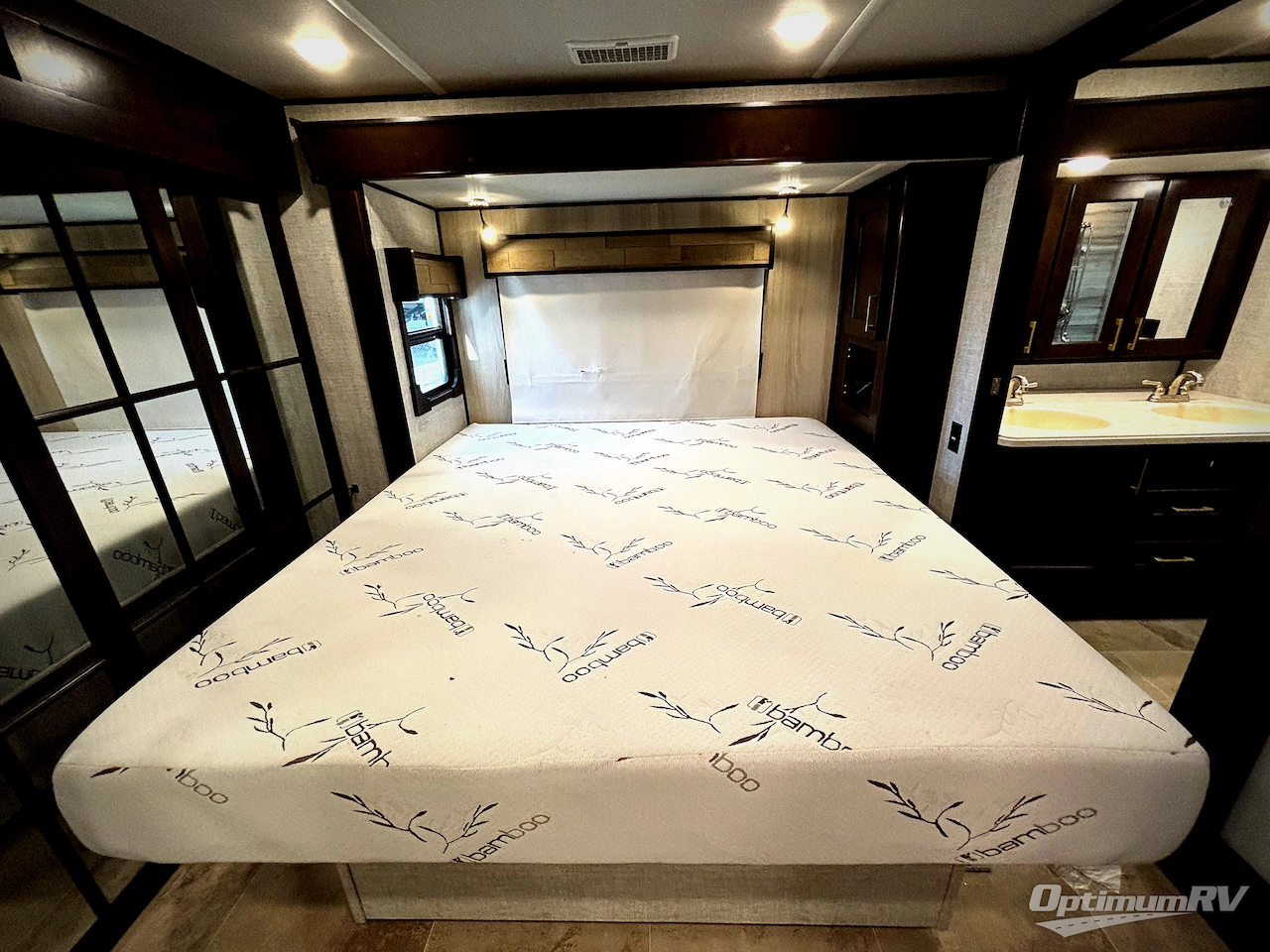 2021 Palomino Columbus 389FLC Photo 15