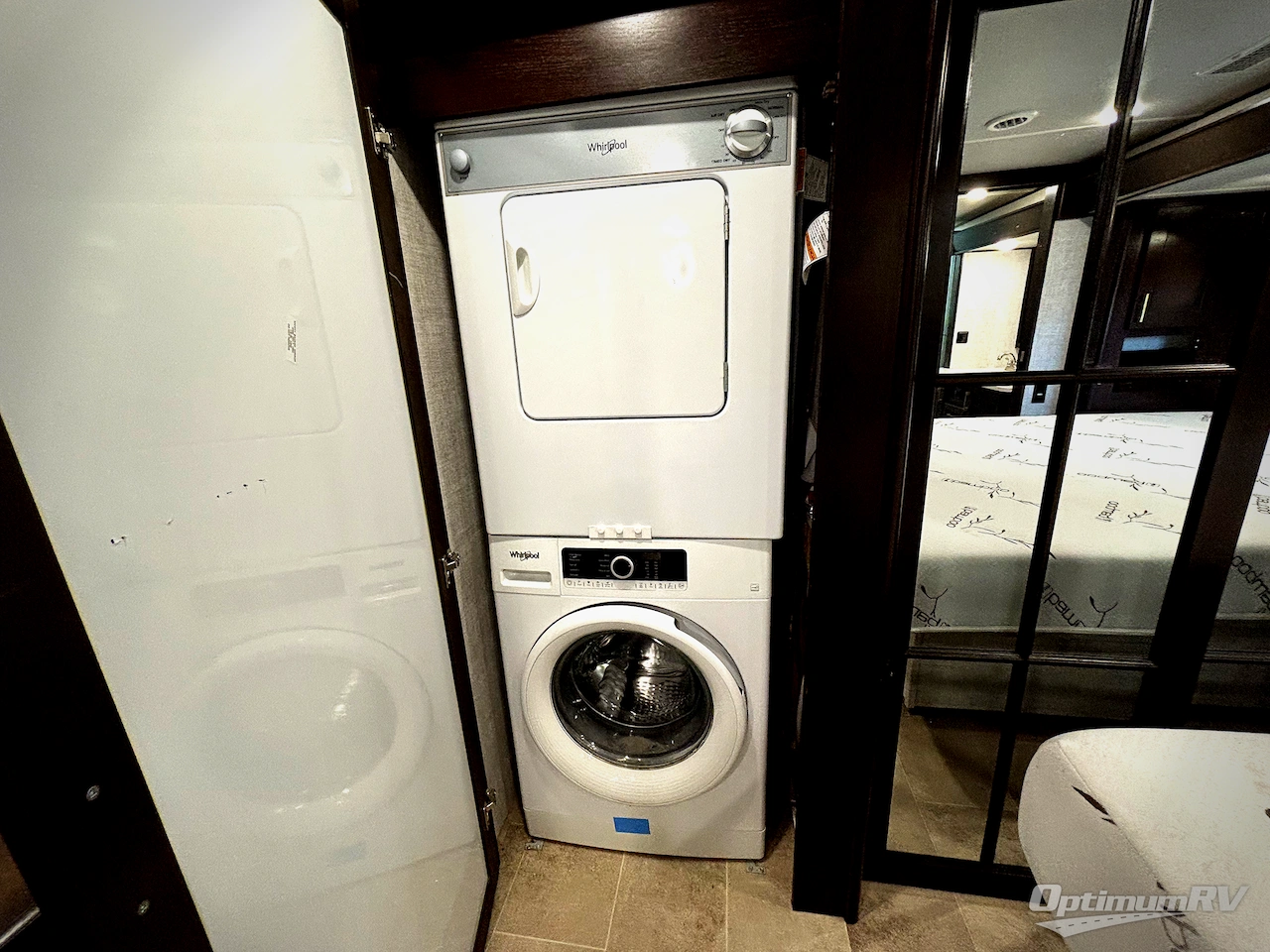 2021 Palomino Columbus 389FLC Photo 17