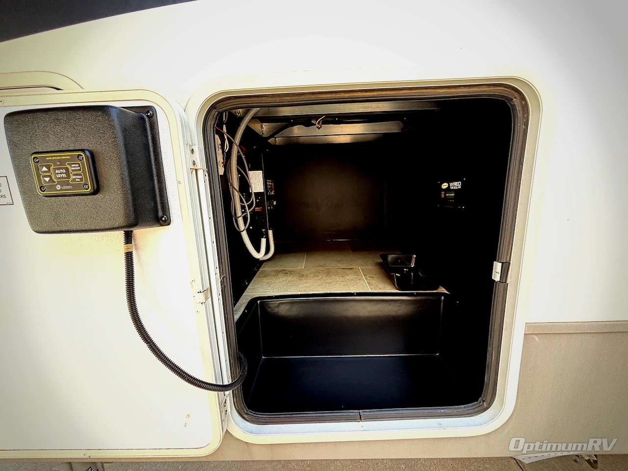 2021 Palomino Columbus 389FLC Photo 21