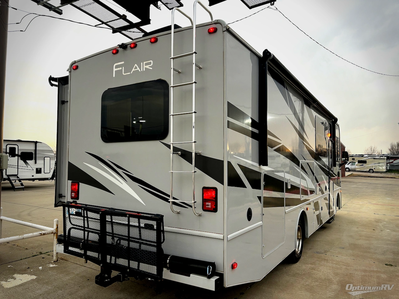 2023 Fleetwood Flair 29M Photo 2