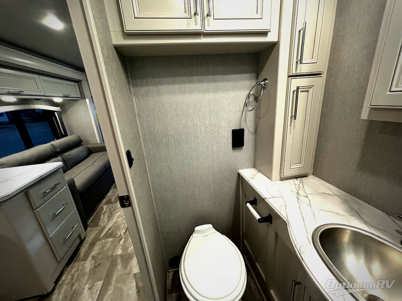 2023 Fleetwood Flair 29M Photo 11