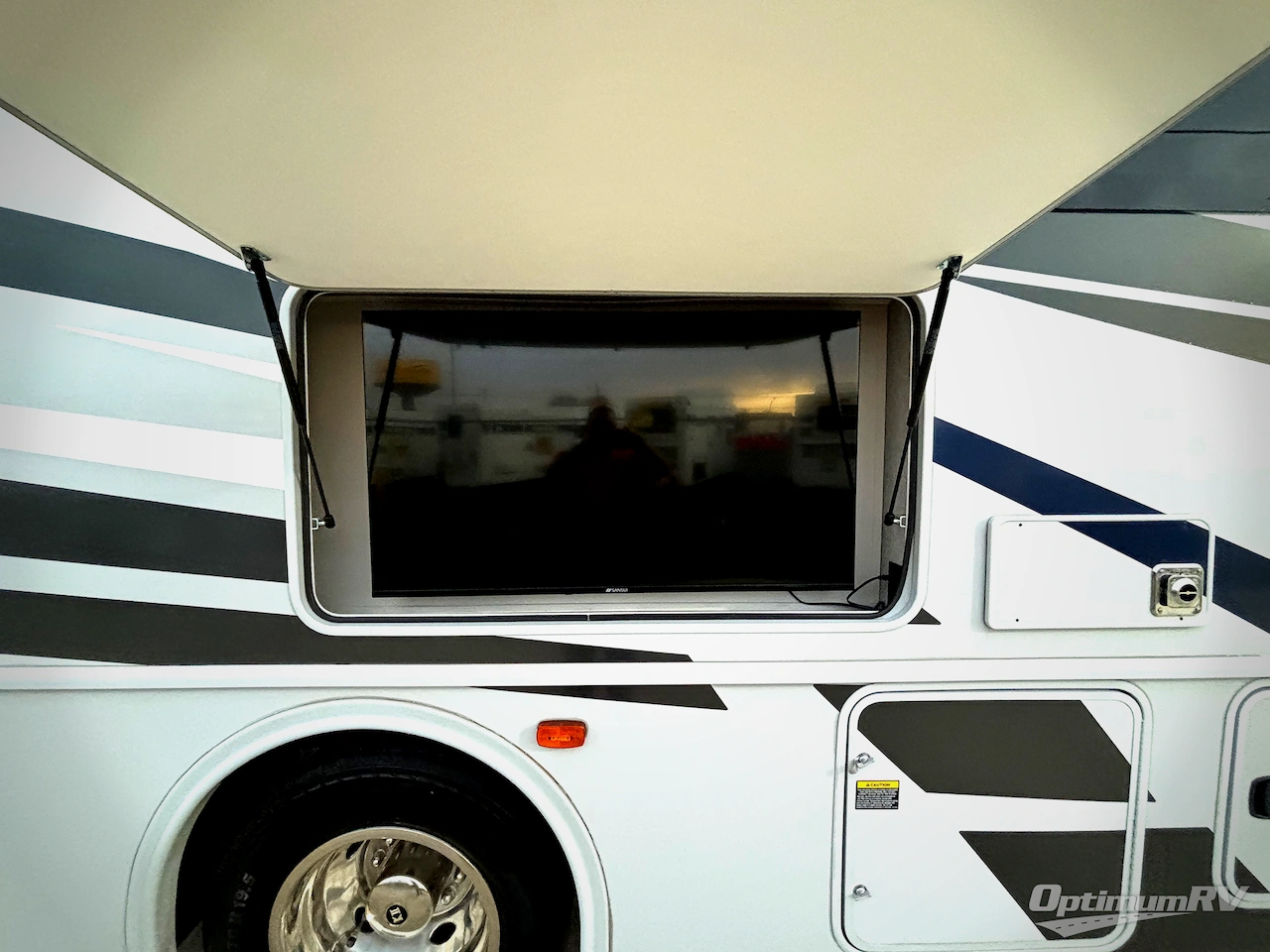 2023 Fleetwood Flair 29M Photo 18