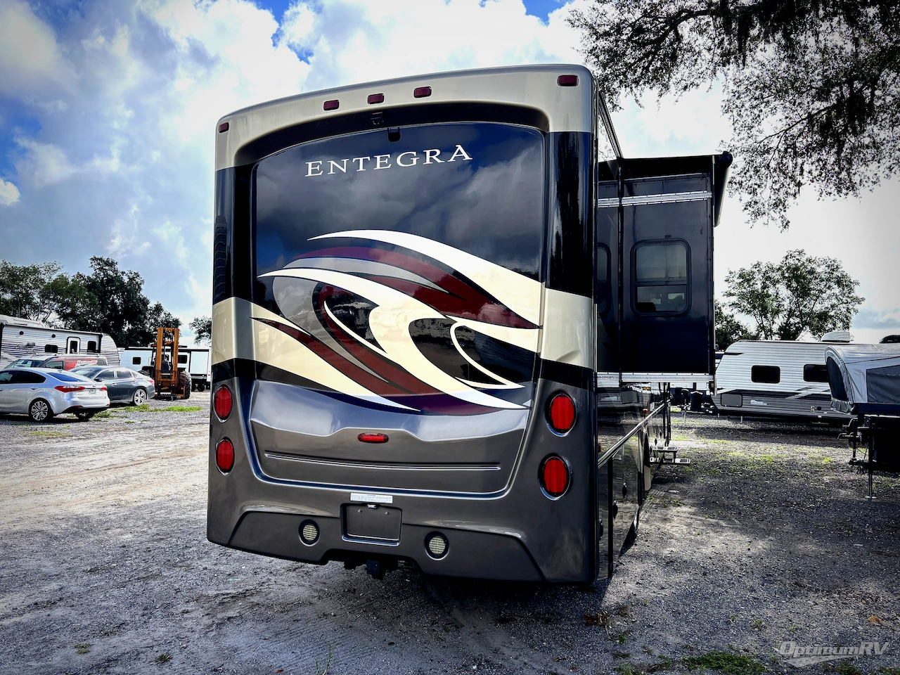 2020 Entegra Emblem 36U Photo 2