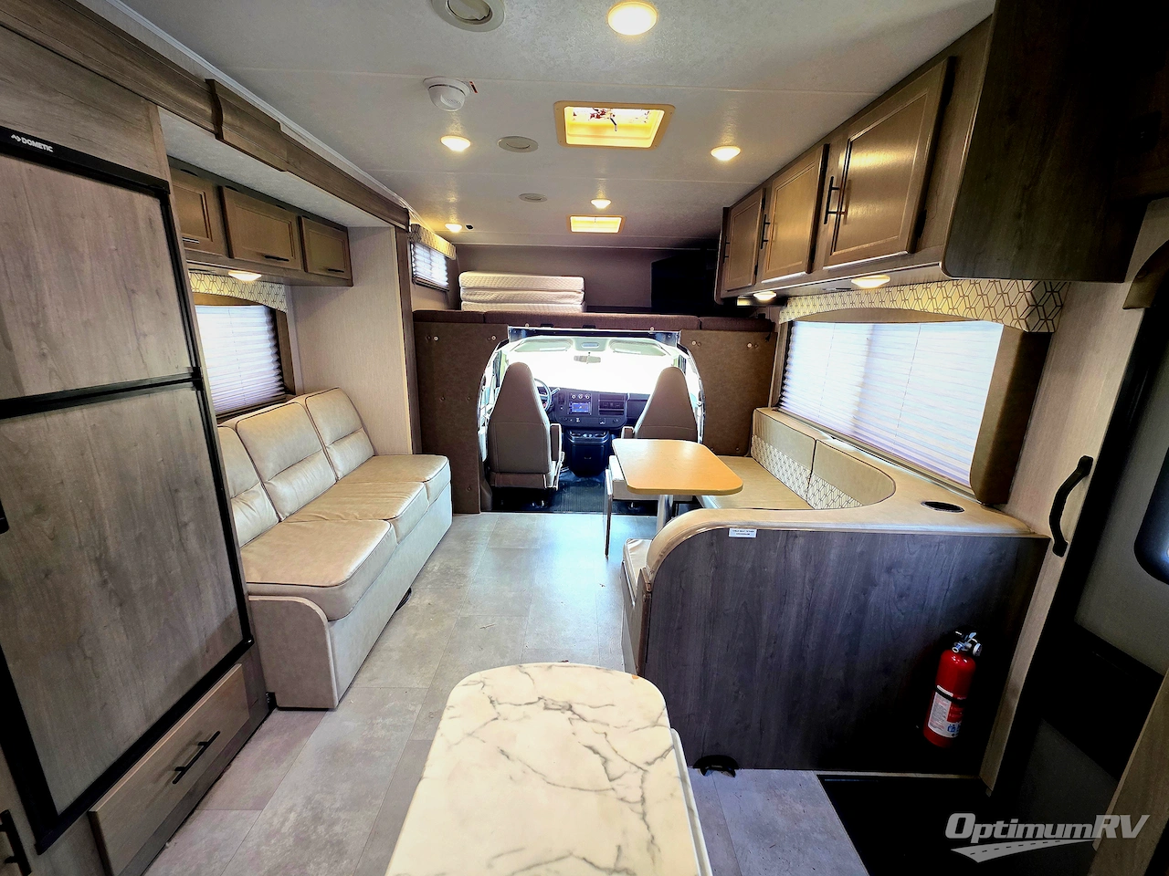2020 Coachmen Freelander 26DS Chevy 4500 Photo 5