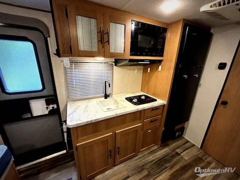 2022 Prime Time Avenger LT 17FQS RV Photo 3